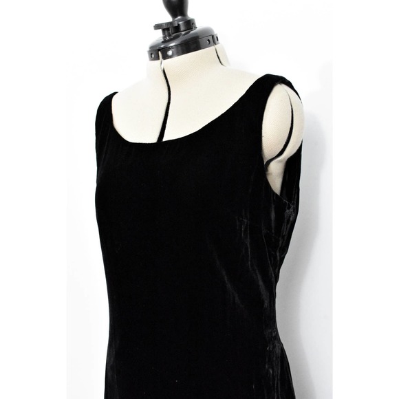 Nipon Night Black Velvet Dress & Jacket - Picture 4 of 10